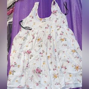 White floral forever 21 dress  size medium